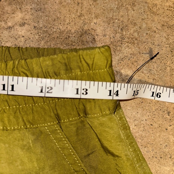 House of Harlow 1960 pants - light olive green wide leg cargo windbreaker - Picture 7 of 9